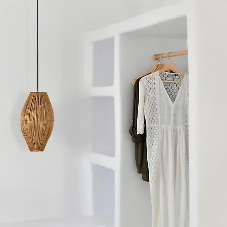 White Blossom Parikia (Paros)