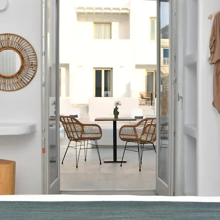 White Blossom Parikia (Paros)