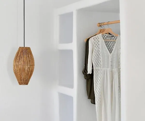 White Blossom Parikia (Paros)