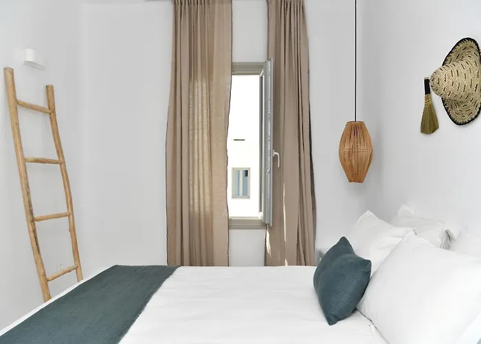 White Blossom Parikia (Paros)