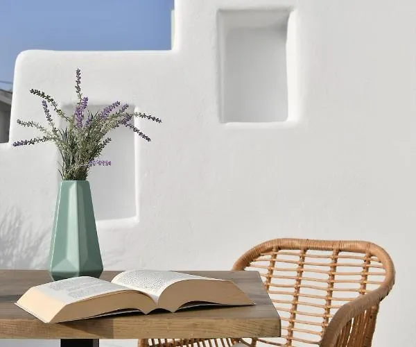 White Blossom Parikia (Paros)